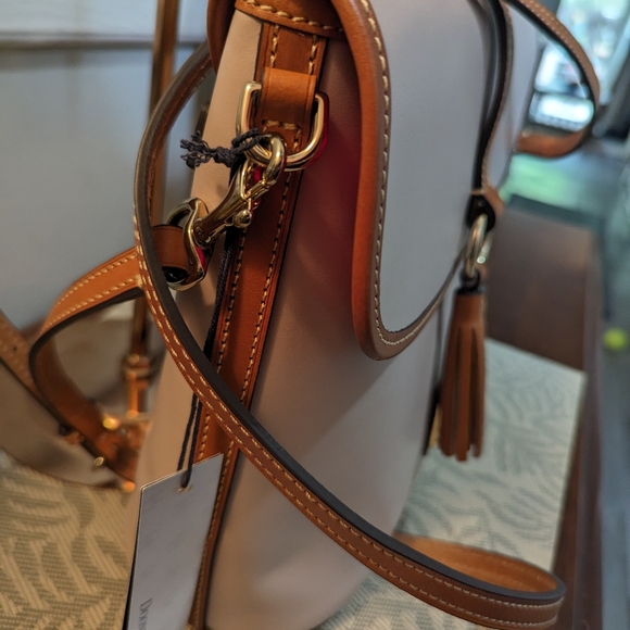Dooney & Bourke - Picture 3 of 12
